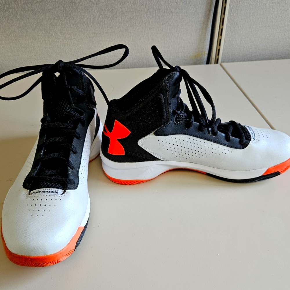 Under Armor Basketball Shoes W 10
